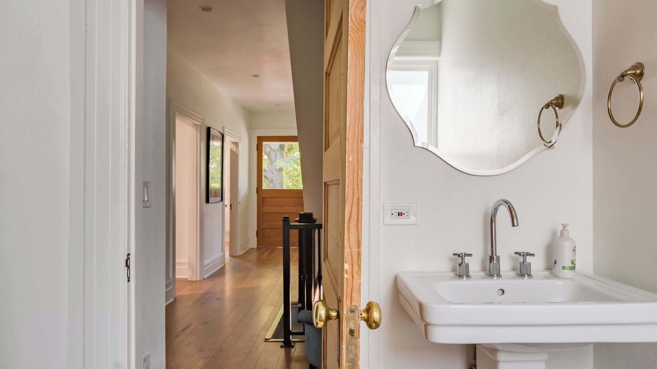 Photo of Bathroom in Uptown