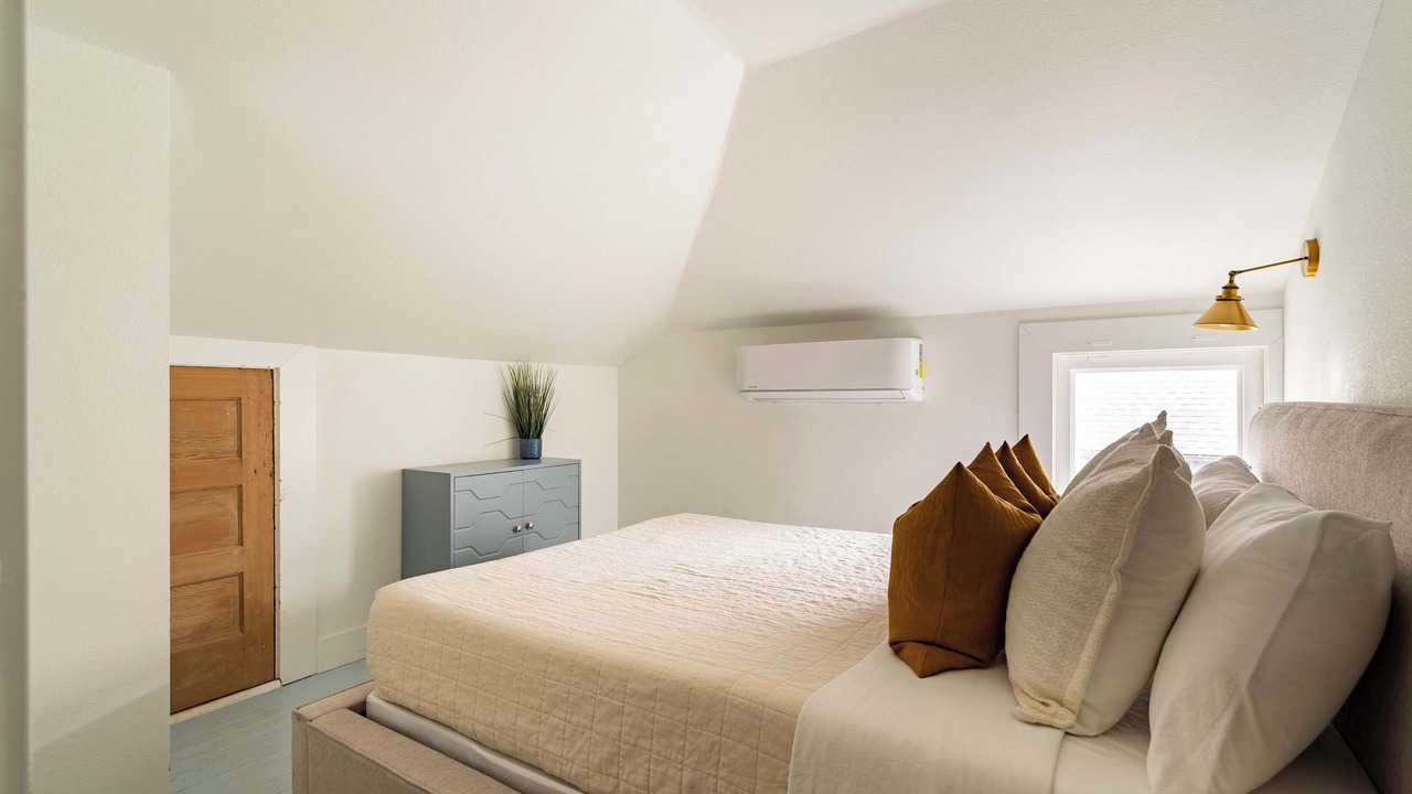 Photo of Bedroom in Uptown