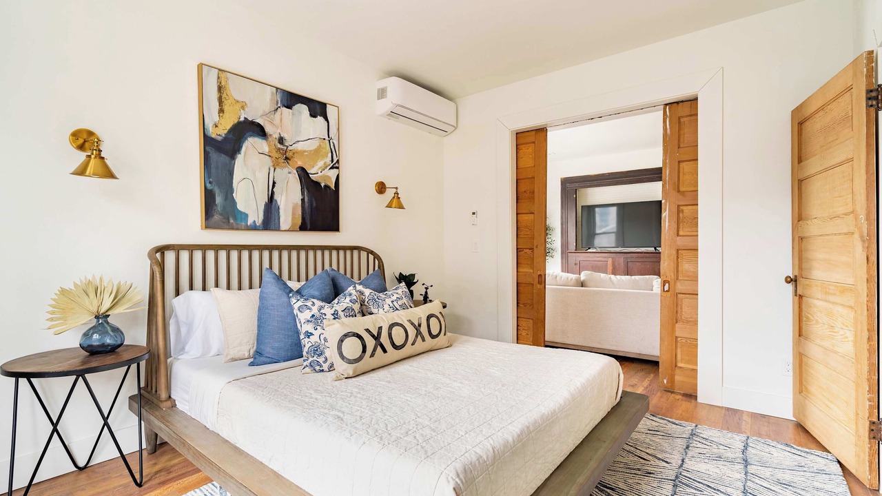 Photo of Bedroom in Uptown