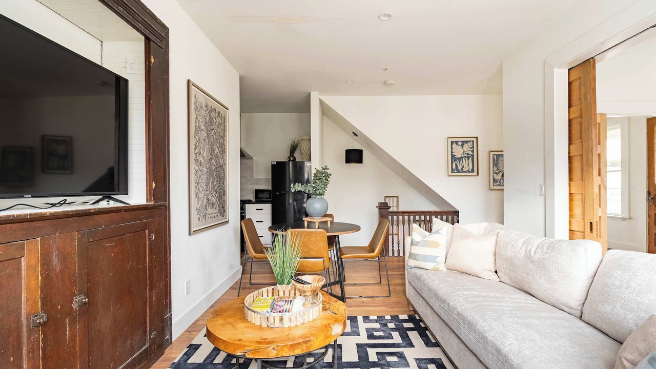 Photo of Livingroom in Uptown