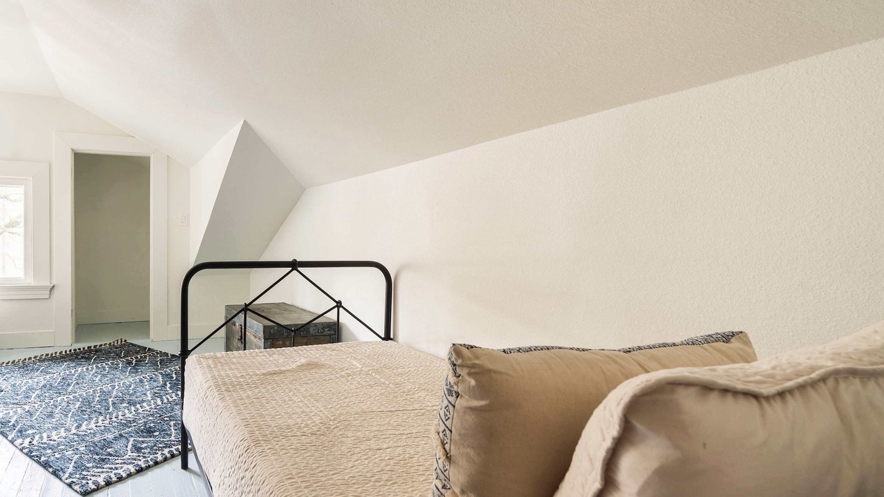 Photo of Bedroom in Uptown