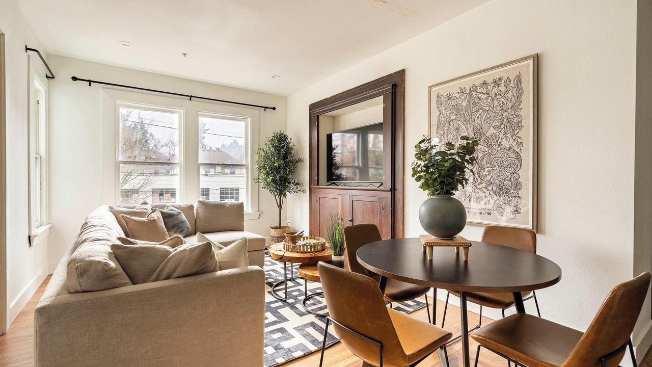 Photo of Livingroom in Uptown