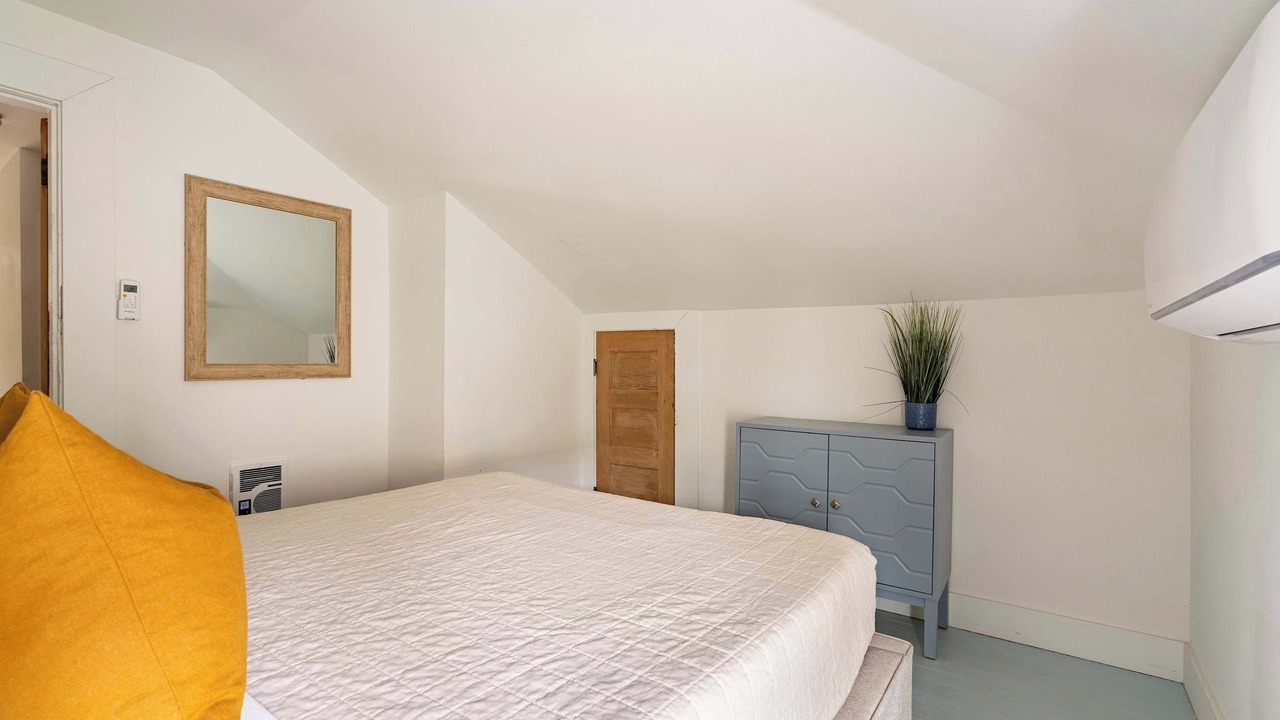 Photo of Bedroom in Uptown