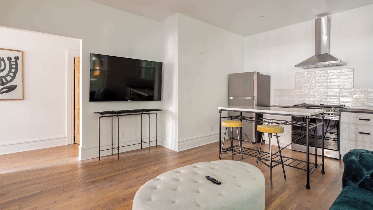 Photo of Others in Uptown