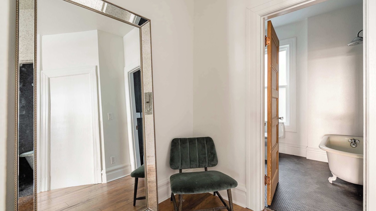 Photo of Others in Uptown