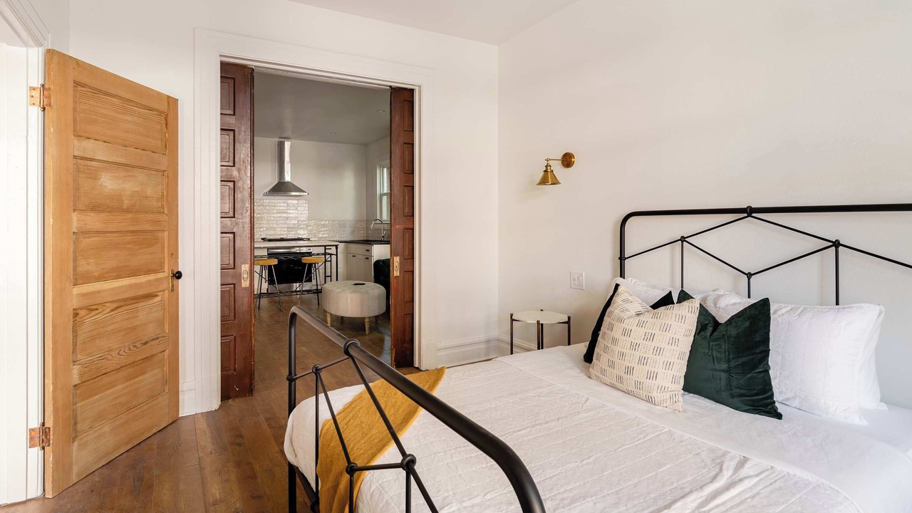 Photo of Bedroom in Uptown