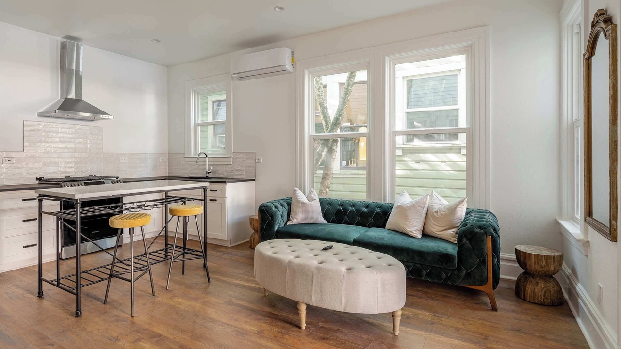 Photo of Livingroom in Uptown