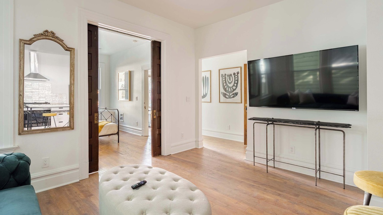 Photo of Livingroom in Uptown