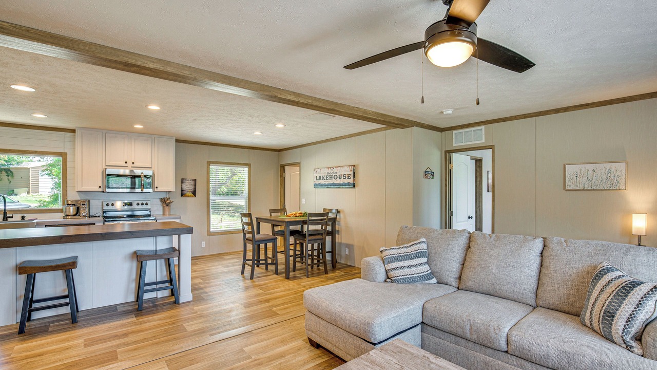 Photo of Livingroom in Seven Points