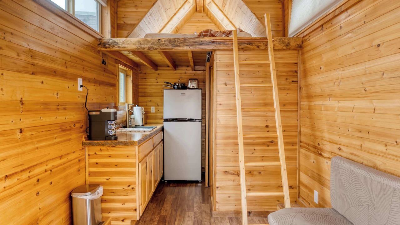 Photo of Livingroom in Hosford-Abernethy
