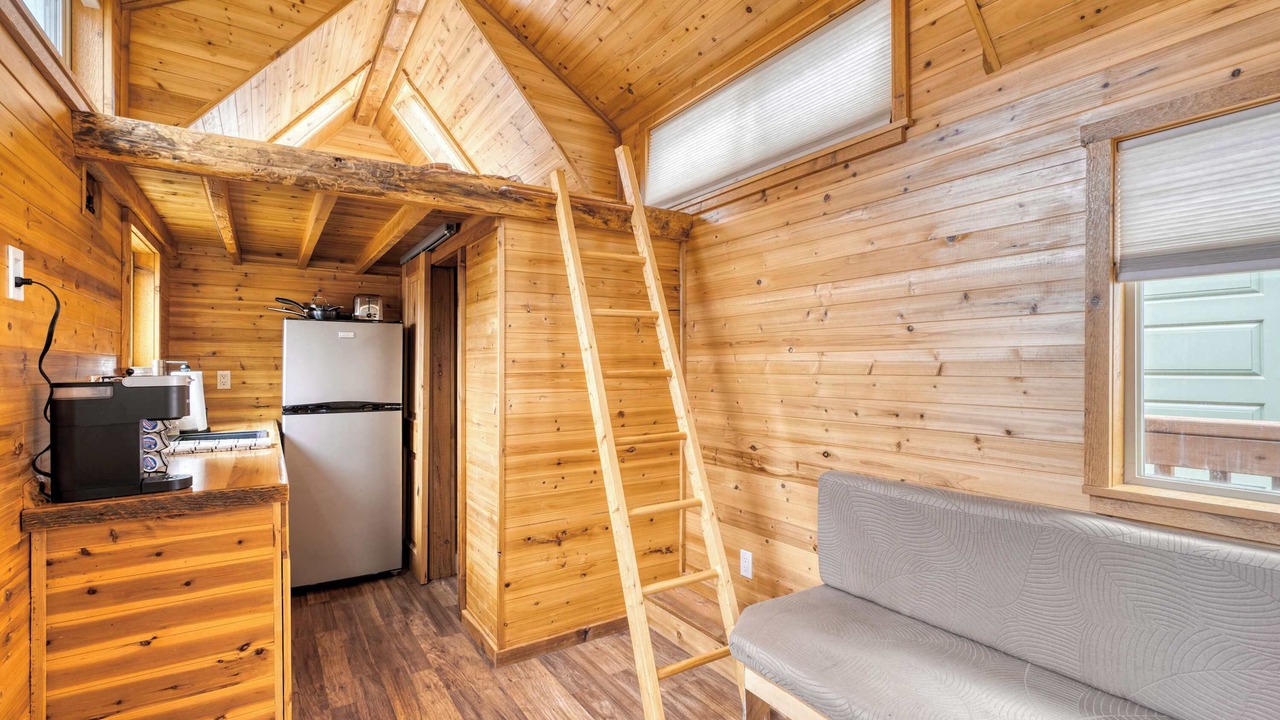 Photo of Others in Hosford-Abernethy