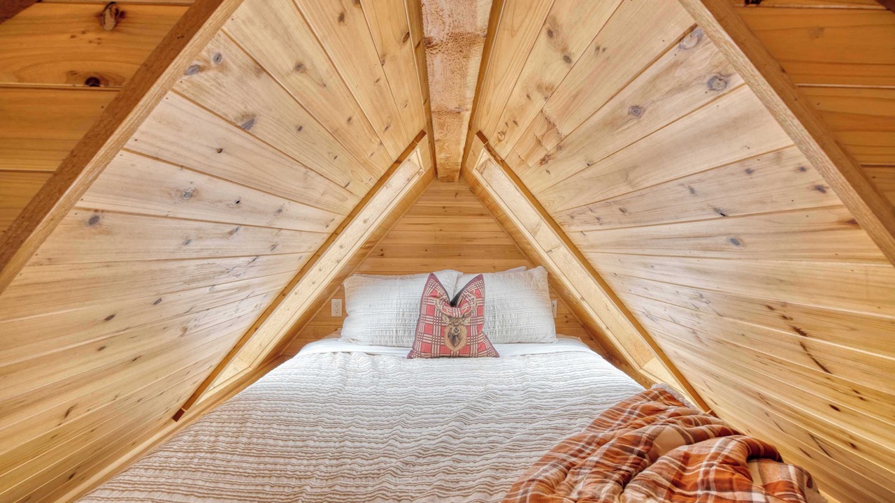 Photo of Bedroom in Hosford-Abernethy