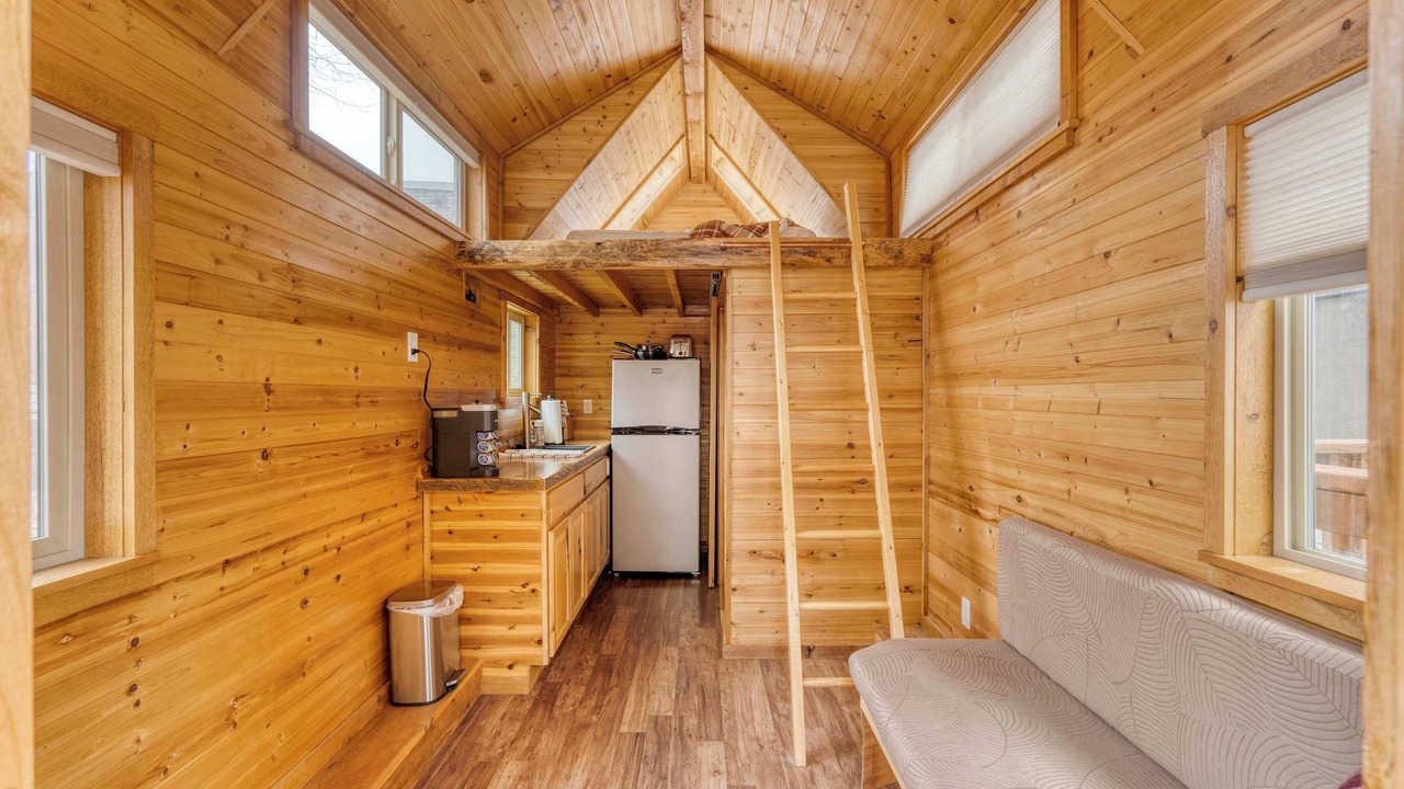Photo of Livingroom in Hosford-Abernethy