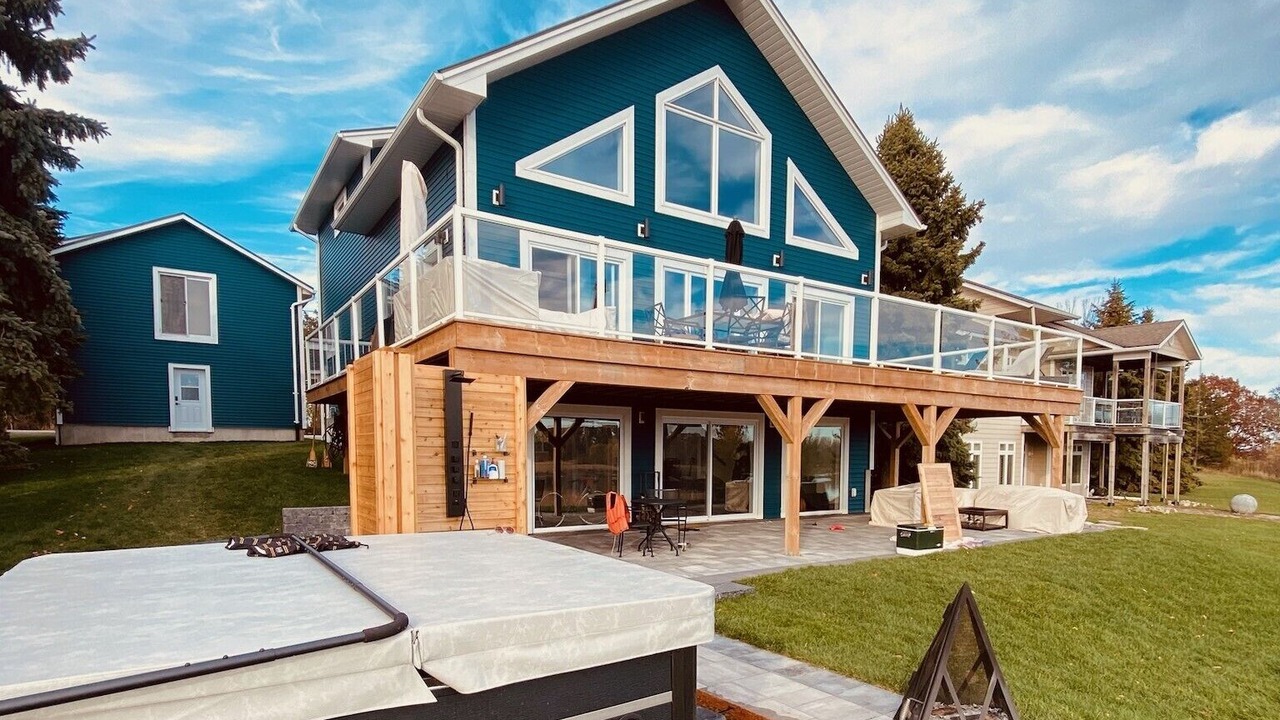 Photo of Patio Balcony in West Lake