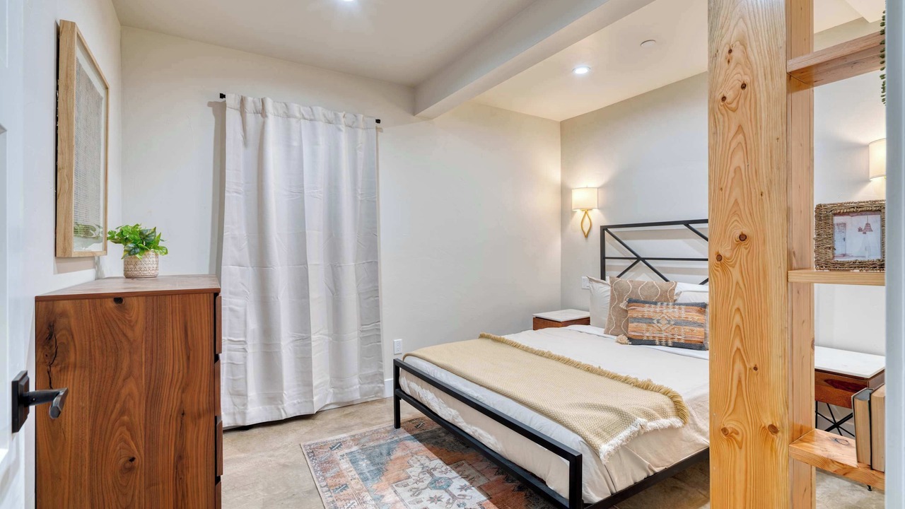 Photo of Bedroom in Mississippi District