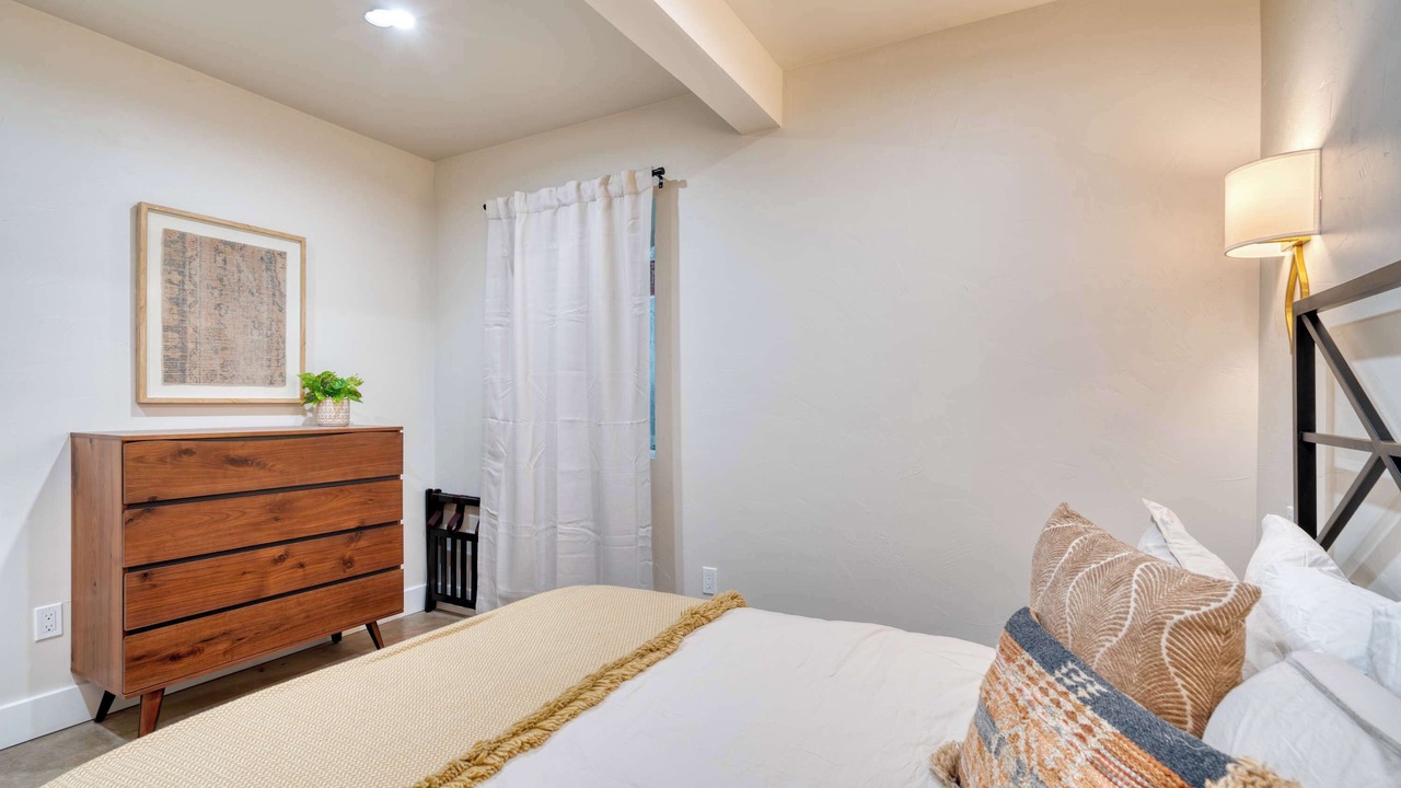 Photo of Bedroom in Mississippi District