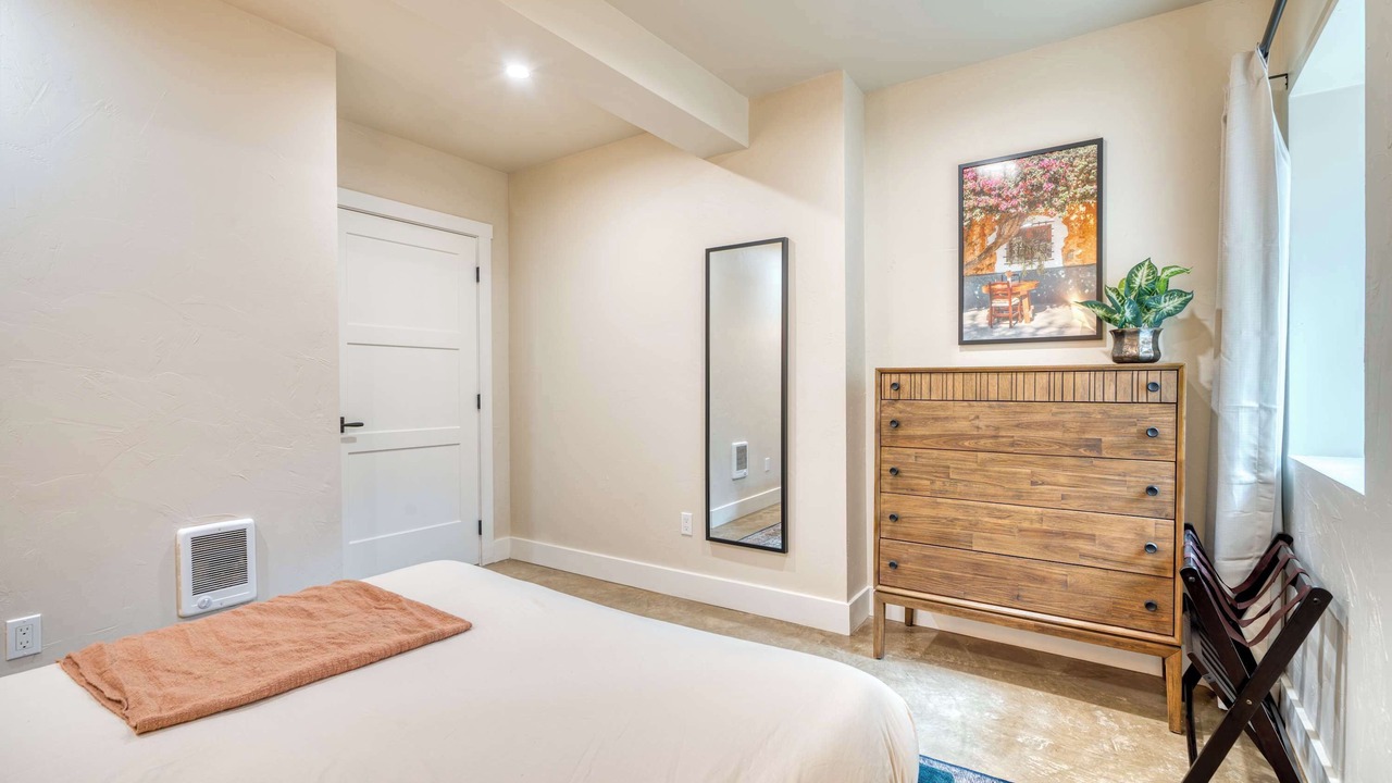 Photo of Bedroom in Mississippi District