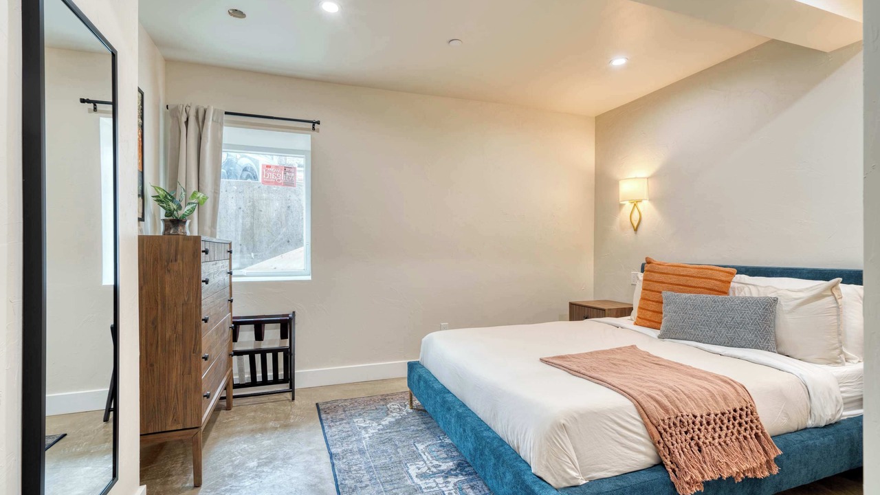 Photo of Bedroom in Mississippi District