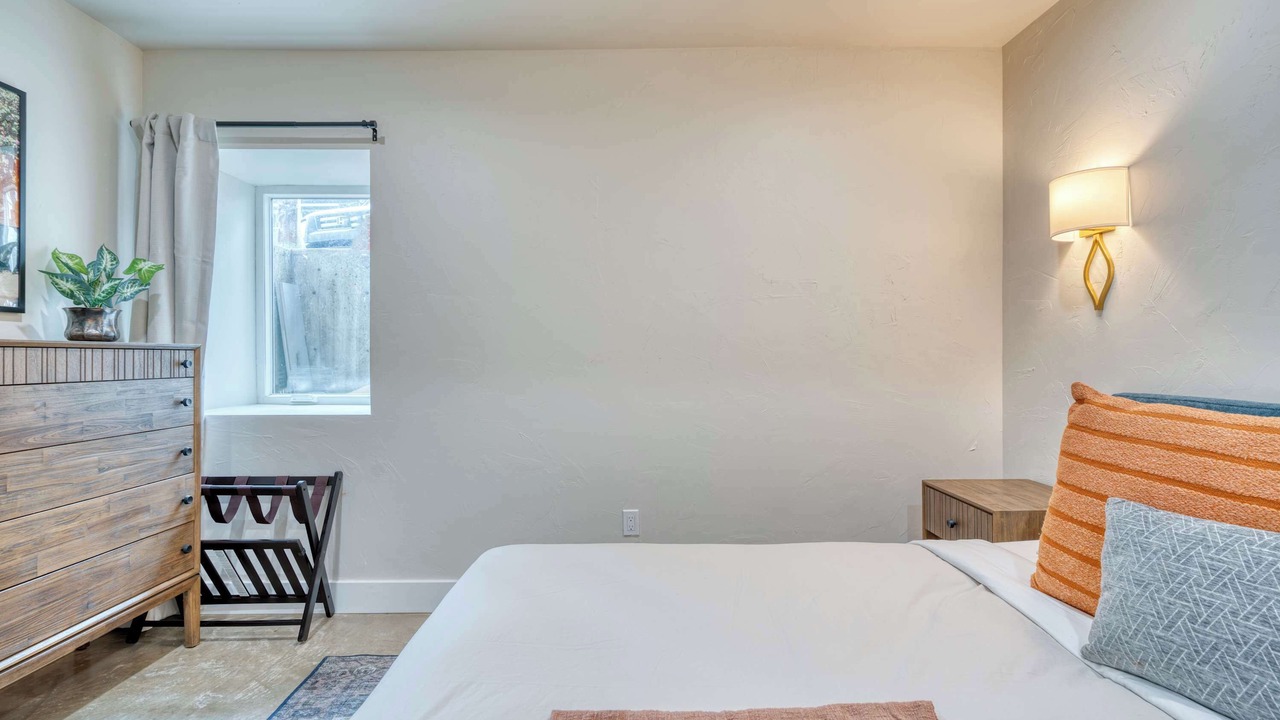 Photo of Bedroom in Mississippi District