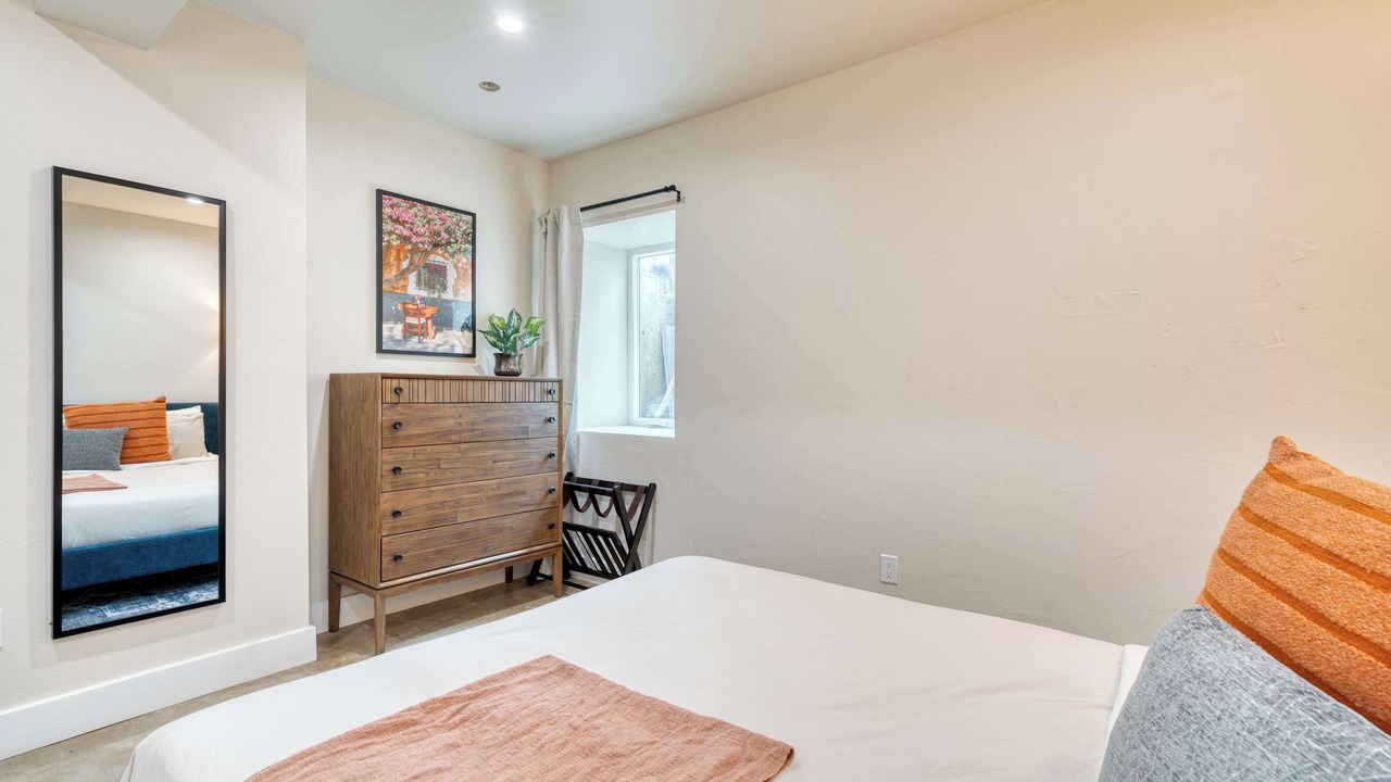 Photo of Bedroom in Mississippi District