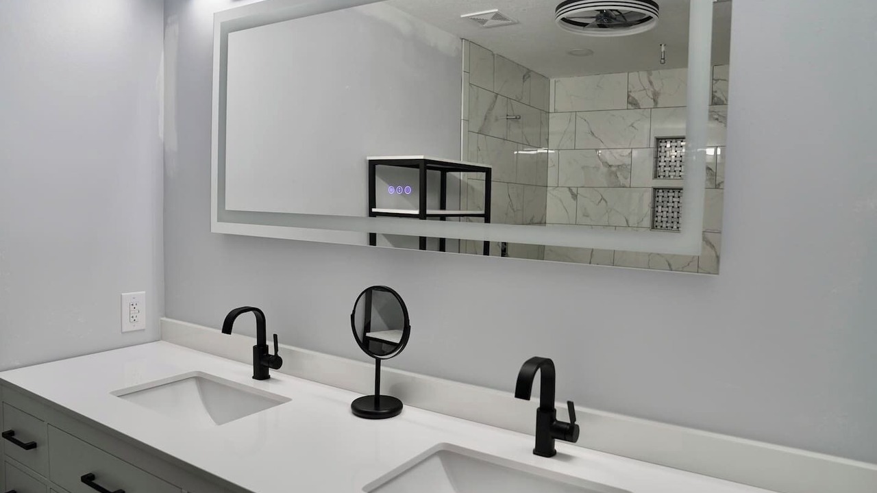 Photo of Bathroom in El Centro Beach