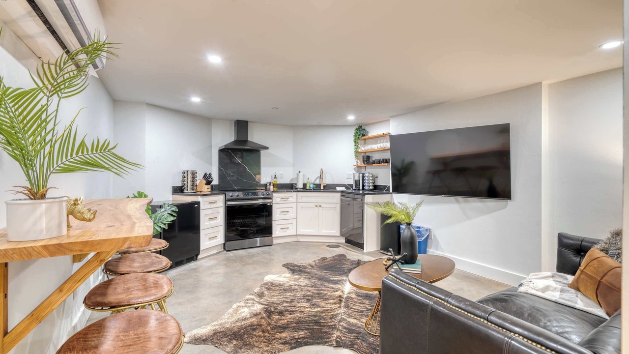 Photo of Livingroom in Alphabet Historic District