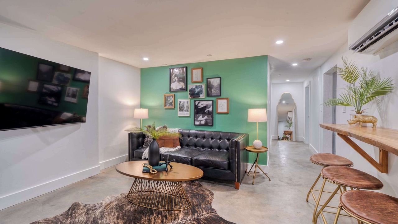 Photo of Livingroom in Alphabet Historic District