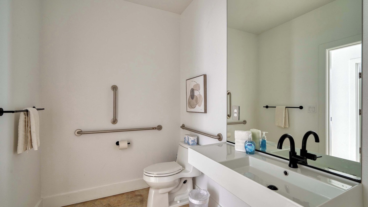 Photo of Bathroom in Humboldt