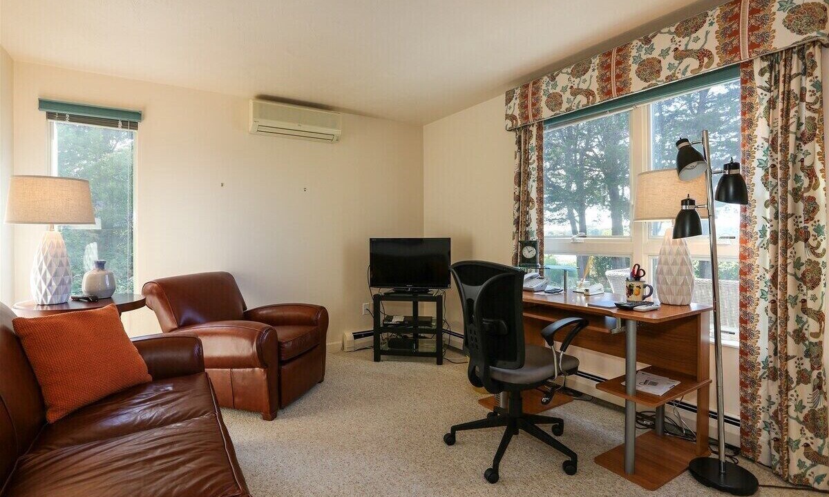 Photo of Livingroom in East Orleans