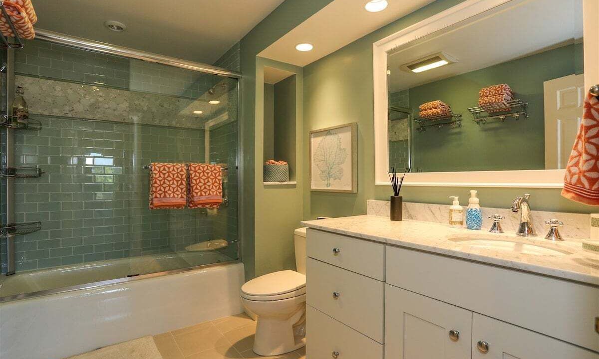 Photo of Bathroom in East Orleans