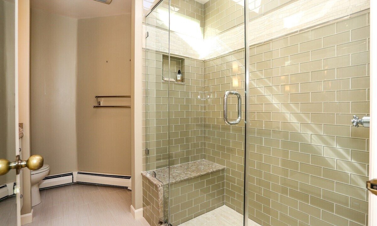 Photo of Bathroom in East Orleans