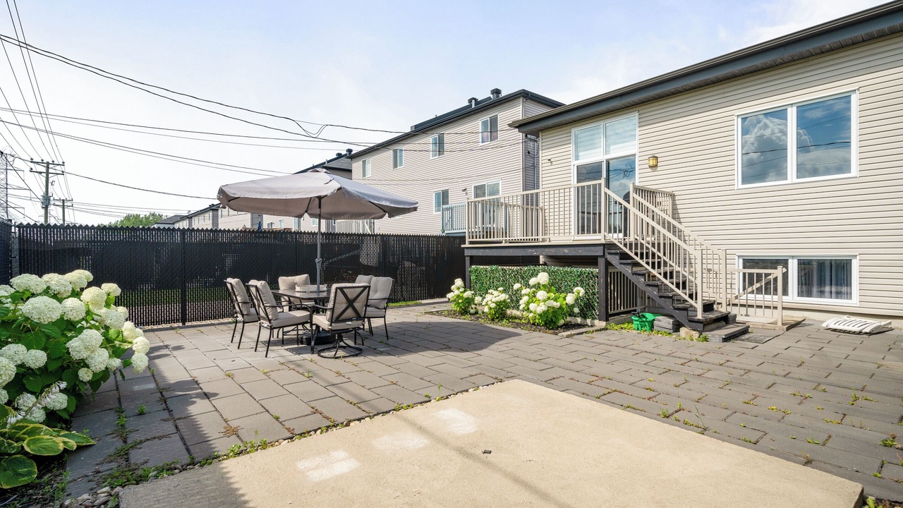 Photo of Outdoor in Laval