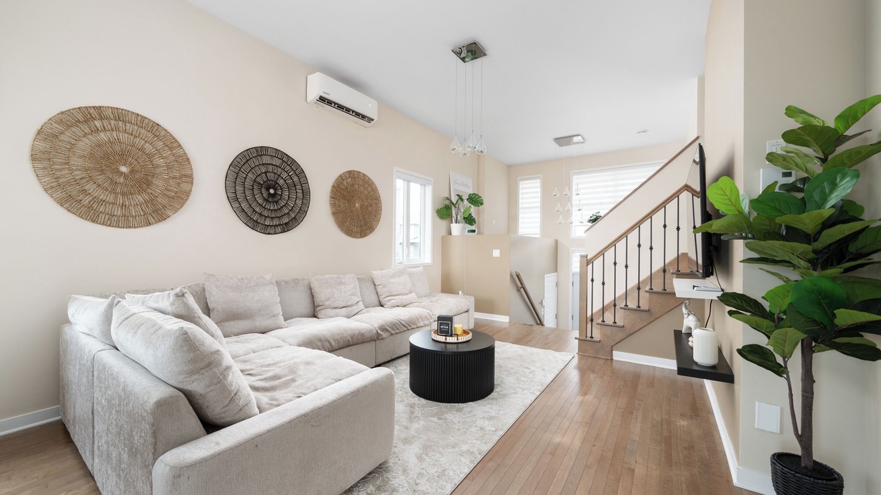 Photo of Livingroom in Laval
