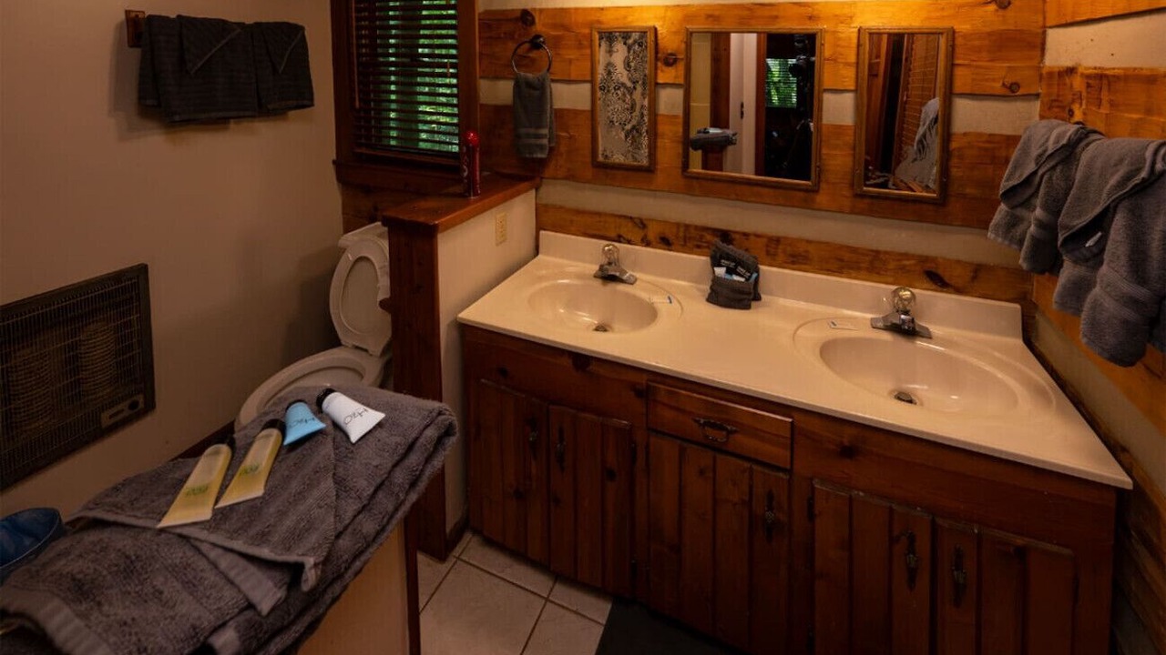 Photo of Bathroom in Cosby