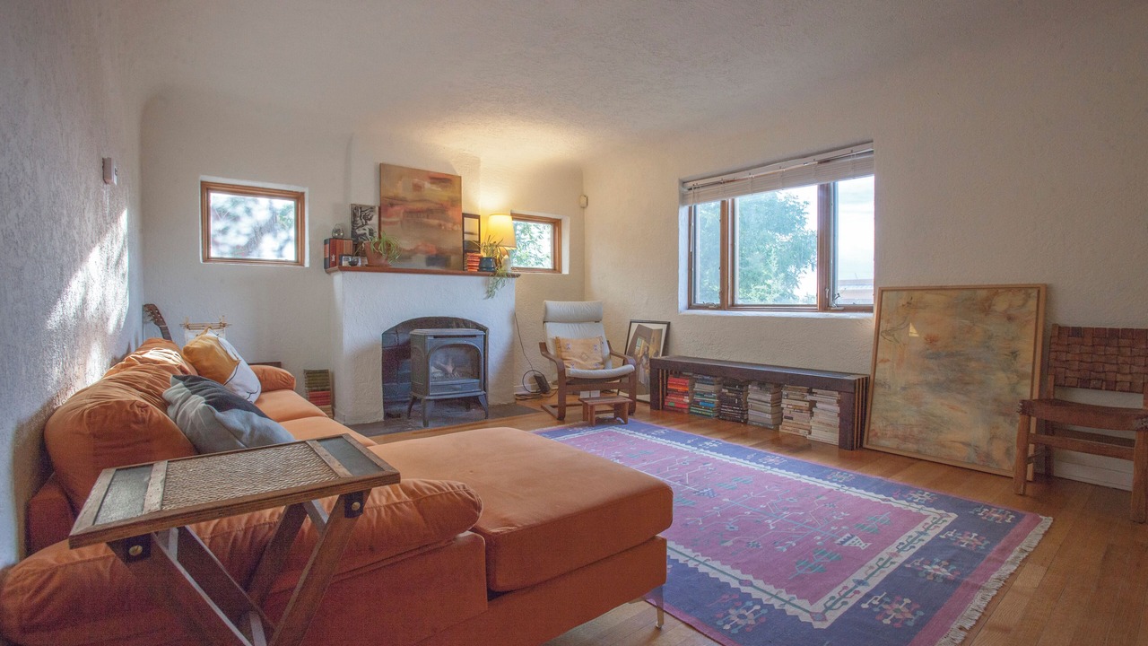 Photo of Livingroom in Victory Hills