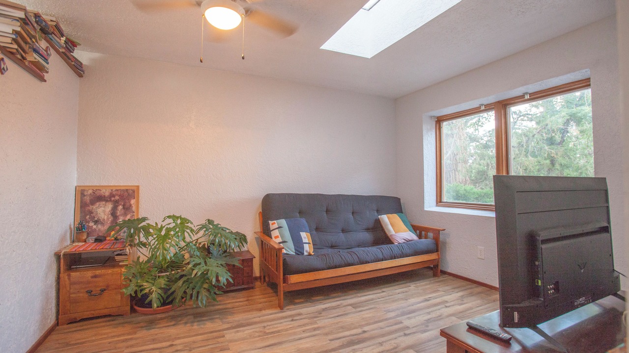 Photo of Livingroom in Victory Hills