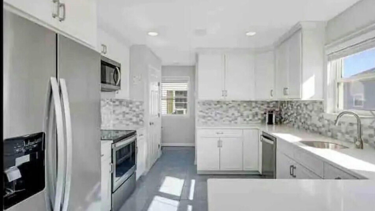 Photo of Kitchen in West Hampton Dunes