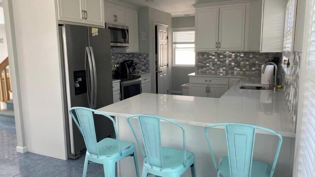 Photo of Kitchen in West Hampton Dunes