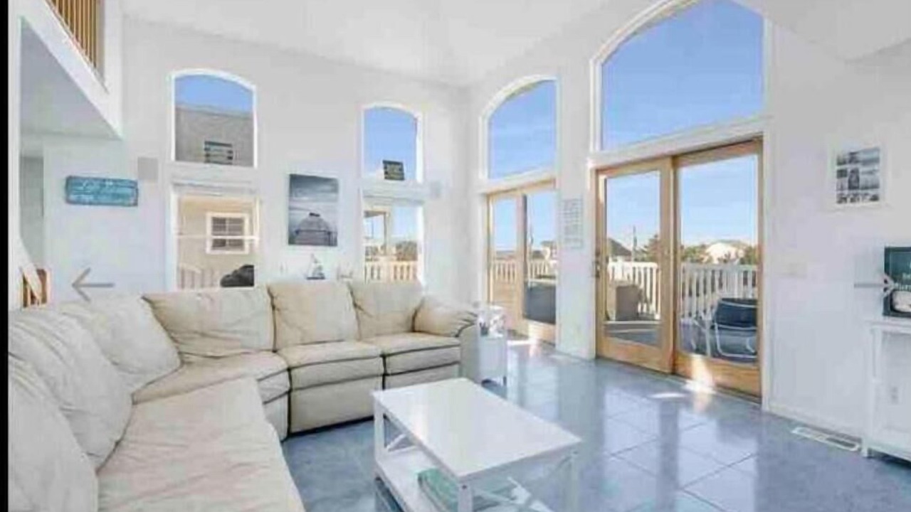 Photo of Livingroom in West Hampton Dunes