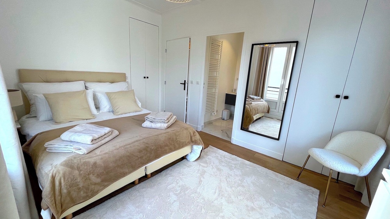 Photo of Bedroom in Prince–Marmottan