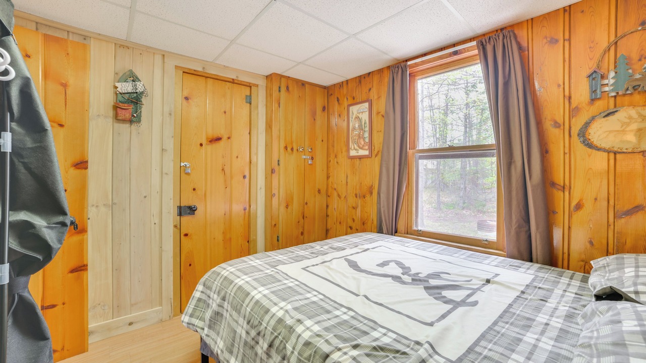 Photo of Bedroom in Onaway