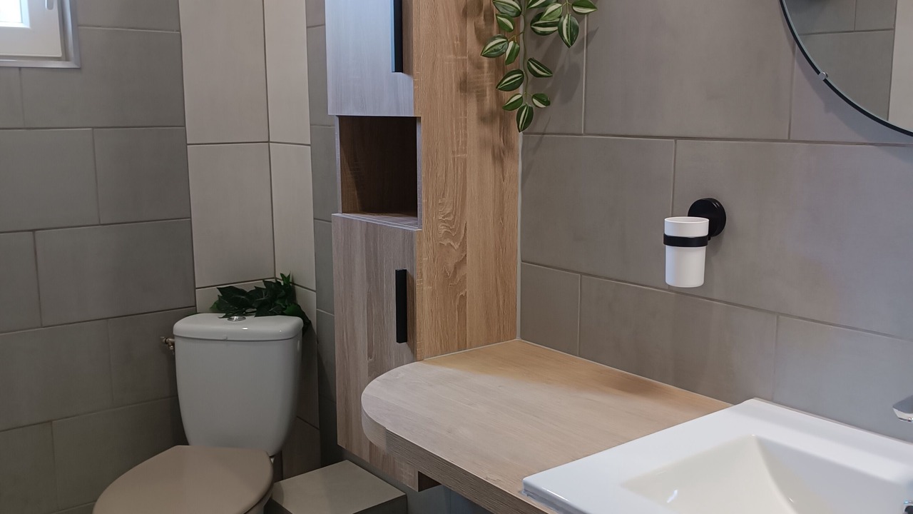 Photo of Bathroom in Saint-Martin-de-Londres