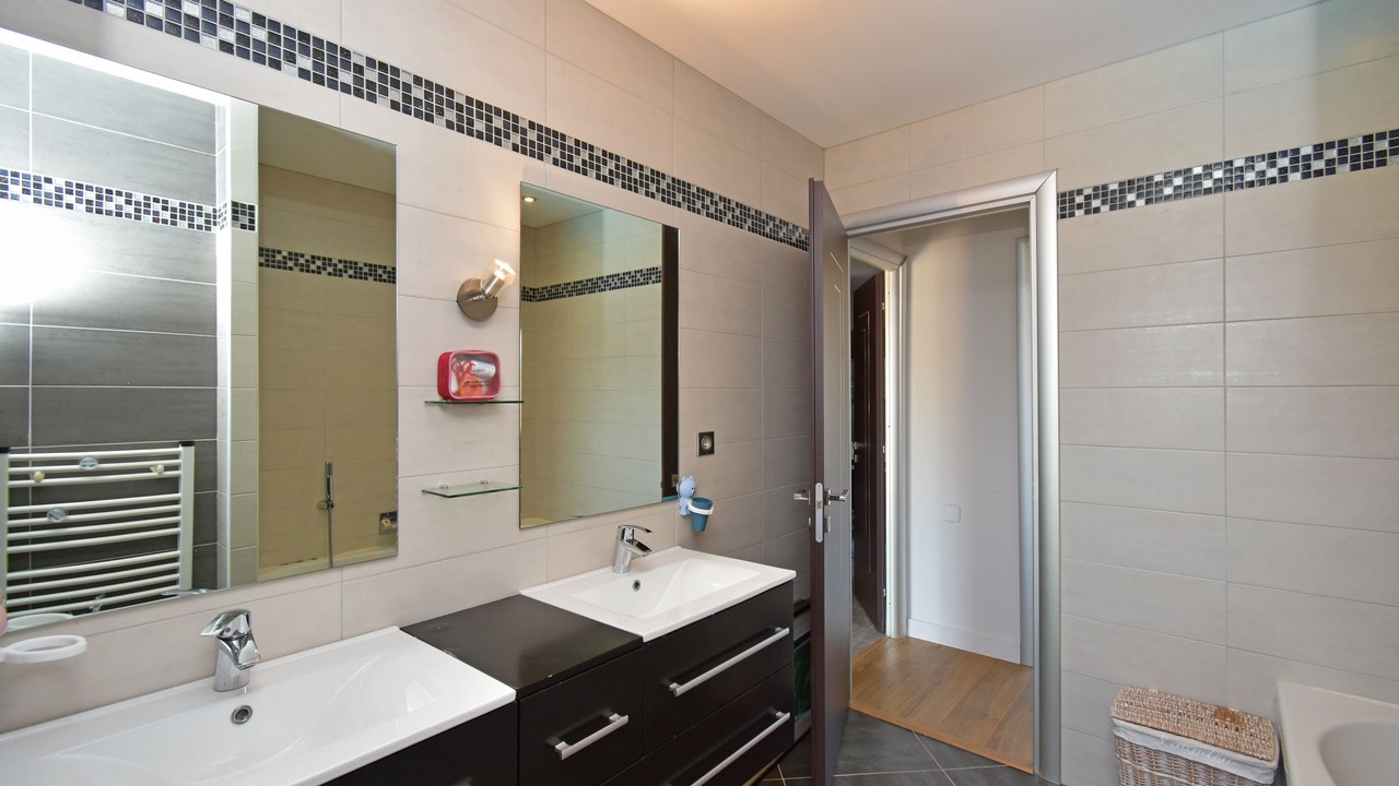 Photo of Bathroom in Lapeyrouse-Fossat