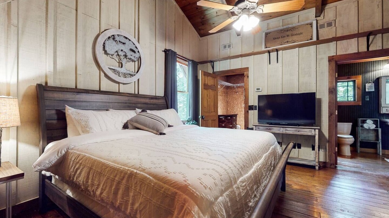 Photo of Bedroom in Mount Juliet