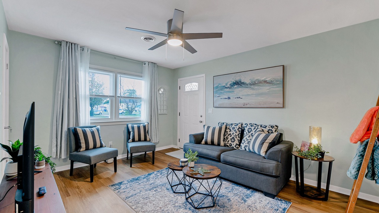 Photo of Livingroom in North Camellia Acres