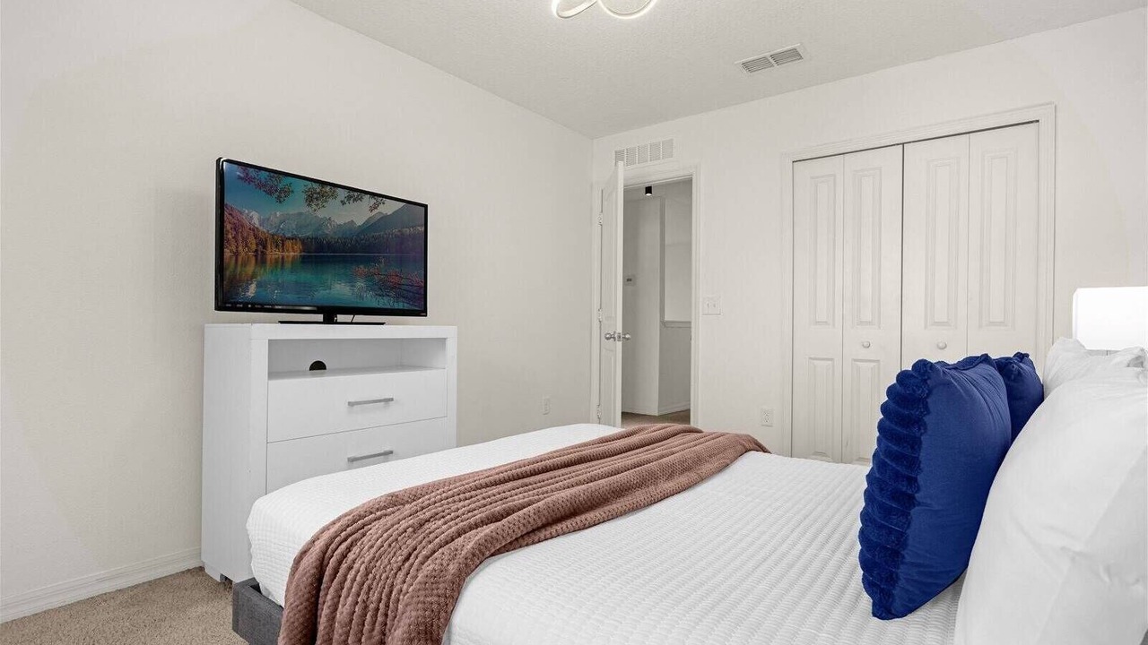 Photo of Bedroom in Crystal Cove