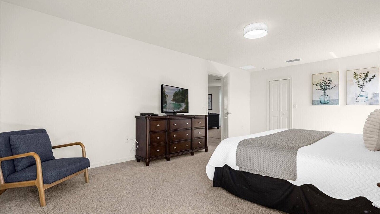 Photo of Bedroom in Crystal Cove