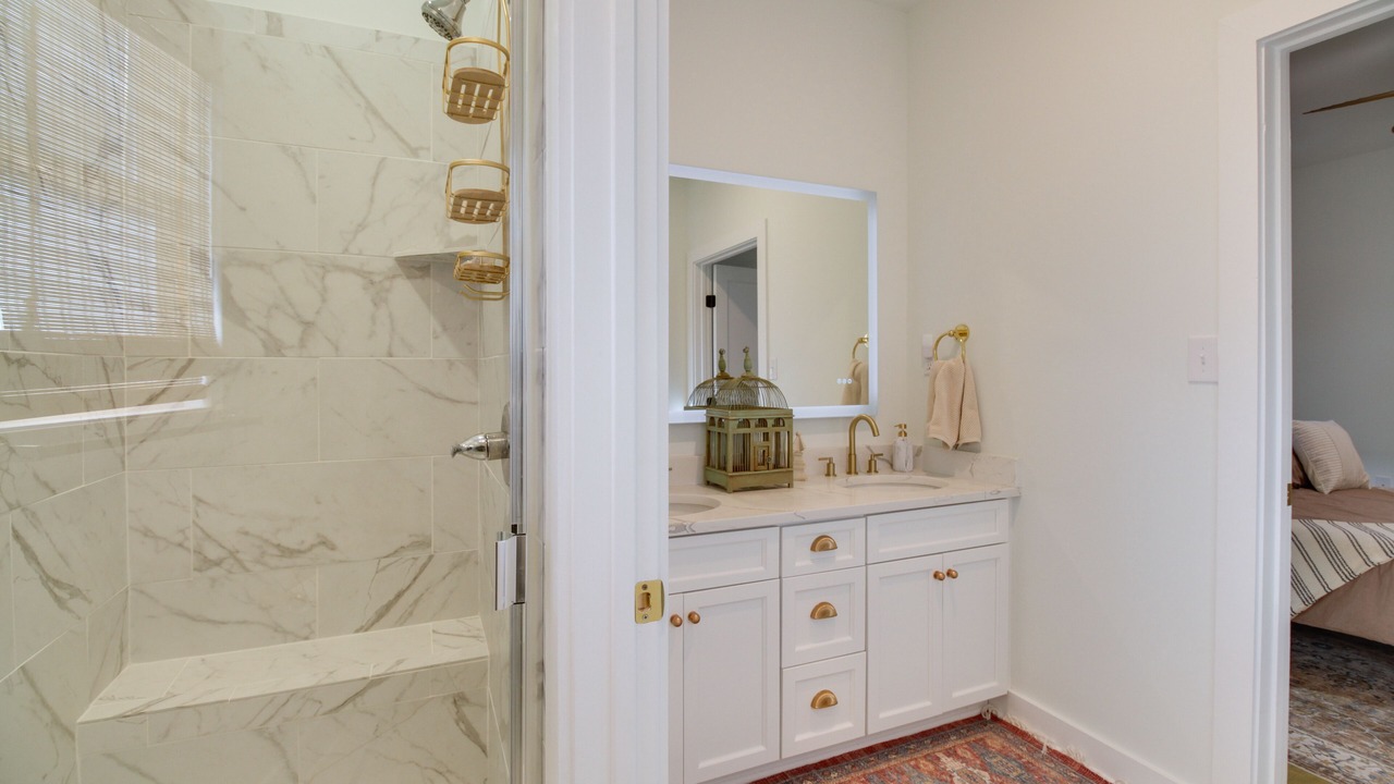 Photo of Bathroom in Appomattox