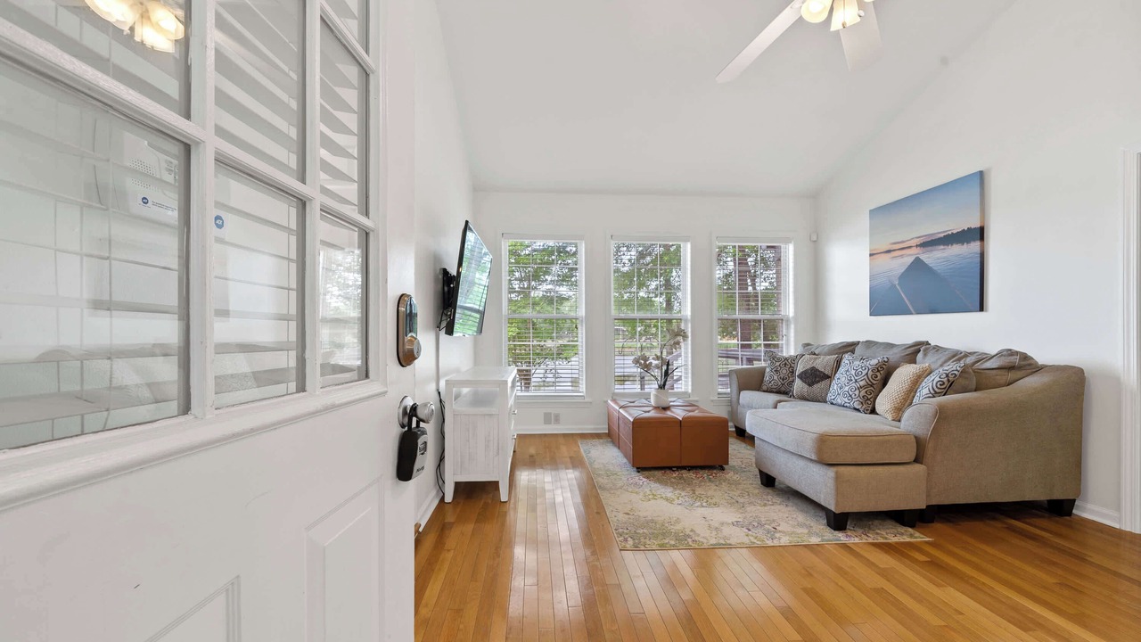 Photo of Livingroom in Eatonton