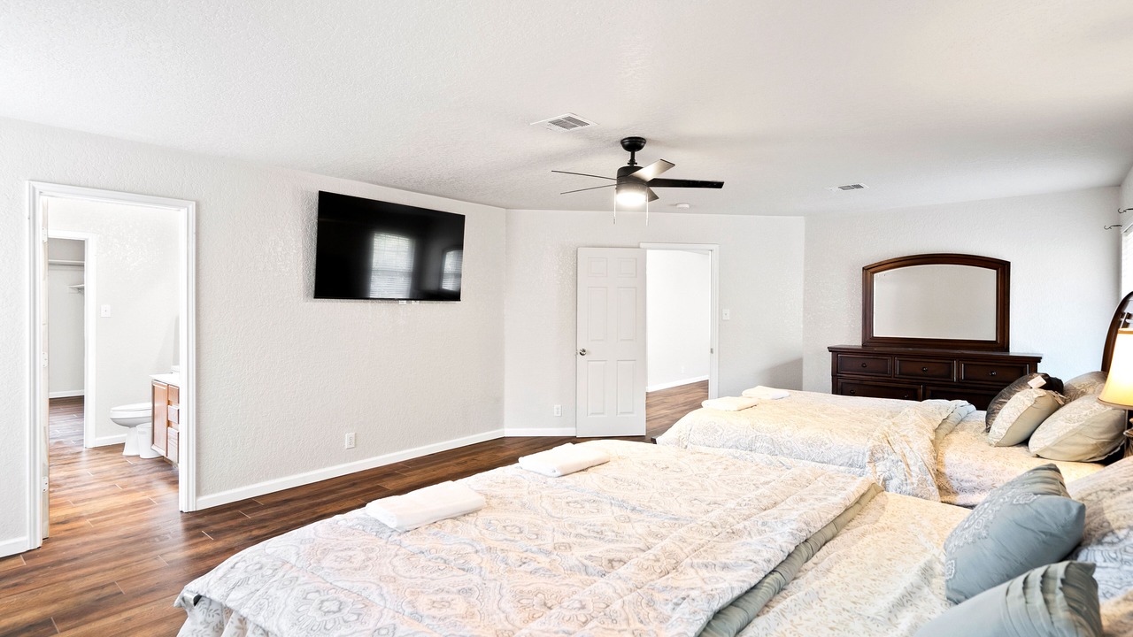 Photo of Bedroom in Far North Central